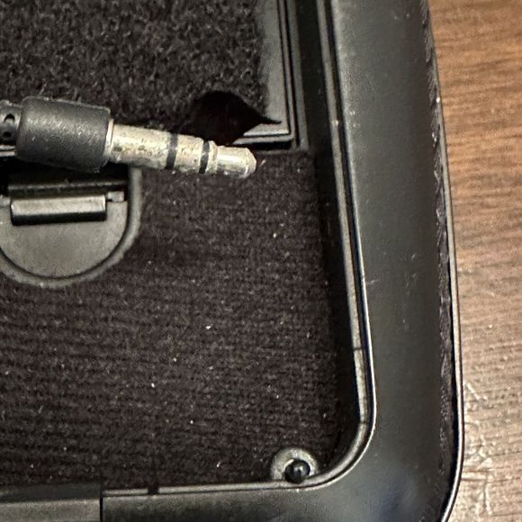 HMDX Audio Radio Speaker Portable Speaker w/ Storage Case for MP3 iPOD Aux Jack - Picture 8 of 9